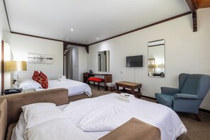 Luxury Room | In-room safe, desk, laptop workspace, free cribs/infant beds - Knysna Log-Inn Hotel (Knysna)