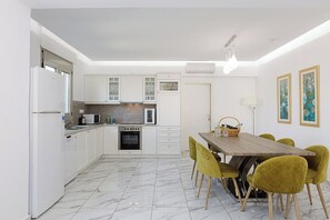 Fridge, microwave, oven, dishwasher