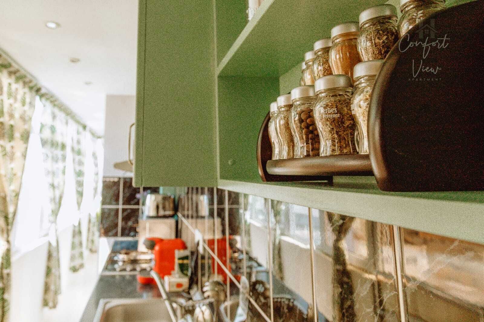 Micro-ondes, cafetière/bouilloire