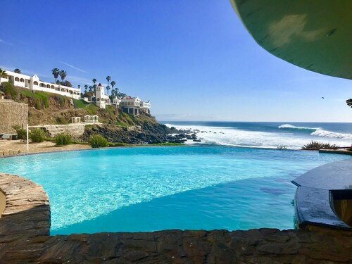 WrapAroundBalcony-LasOlasCondo-Pools&Jacuzzis-WiFi