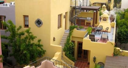 Cozy Villa near beach & pools