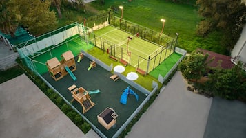 Área de juegos infantiles al aire libre