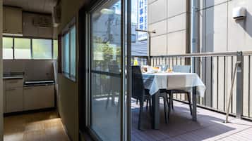 2nd Floor with Balcony, Non Smoking | Balcony