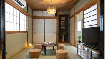 2nd Floor with Balcony, Non Smoking | 3 bedrooms, individually decorated, free WiFi