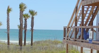 100 STEPS TO BEACH, PETS OK, RENOVATED, VERY CLEAN, N. CAPE, DISCOUNTED RATES!!