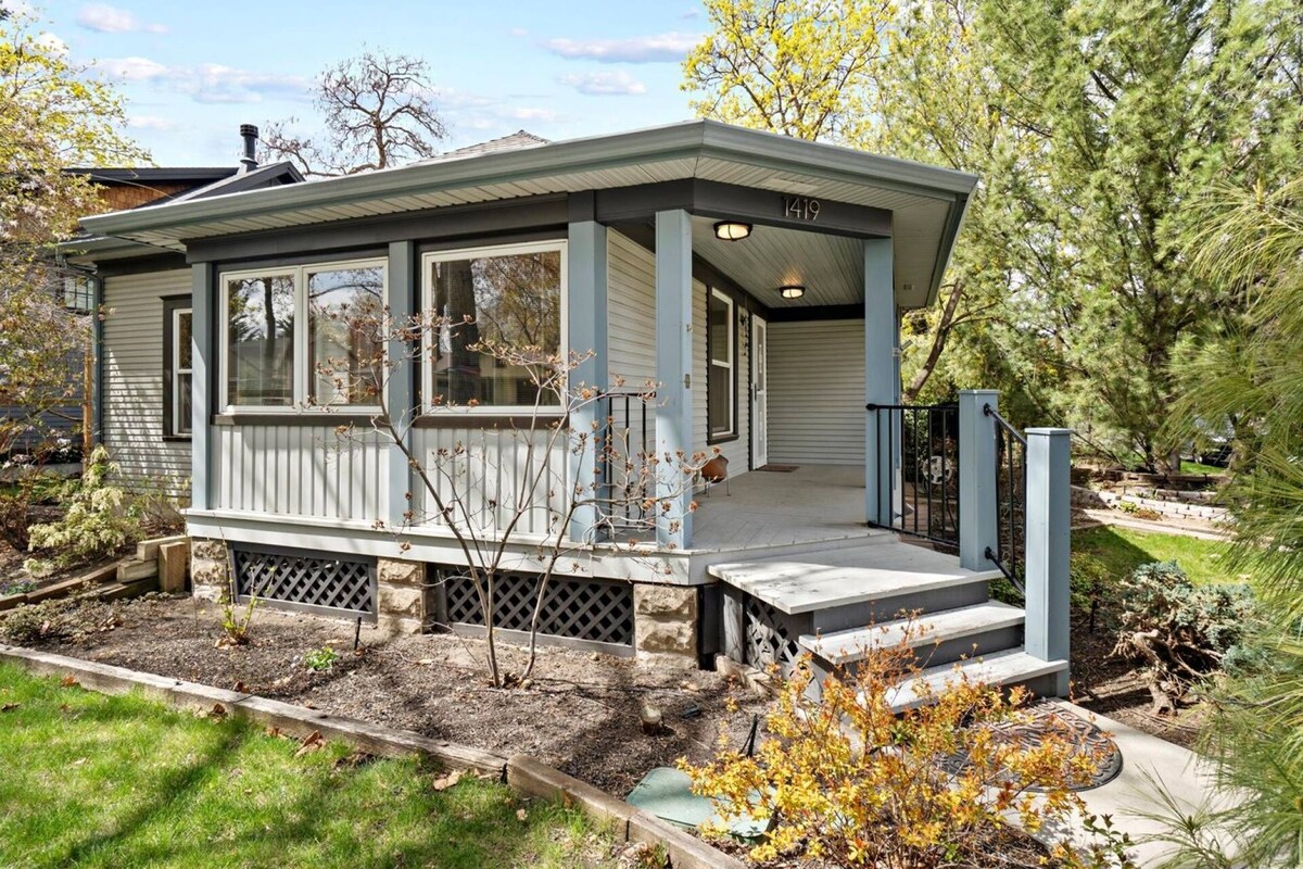 North End Cottage! Walk the Tree-lined Neighborhood to Hyde Park + Camel's Back Park