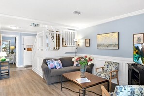 TV - Villa 279 - lovely oceanfront villa (Jekyll Island)