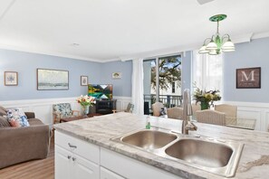 Interior - Villa 279 - lovely oceanfront villa (Jekyll Island)