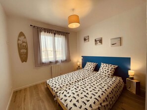 4 habitaciones, tabla de planchar con plancha, wifi y ropa de cama