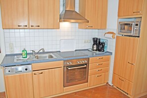 Køleskab, mikrobølgeovn, ovn, opvaskemaskine