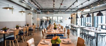 Trumbull and Porter Hotel