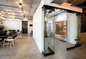 Lobby - Trumbull and Porter Hotel (Detroit)