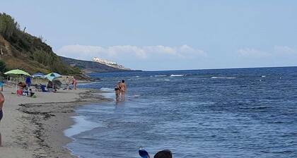 Villa Maria Three-room apartment with large garden near the sea