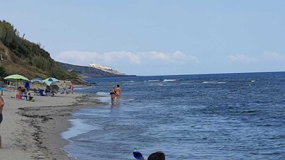 Villa Maria Three-room apartment with large garden near the sea