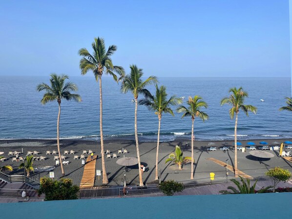 Imagen sin descripción, 1 de 16, botón