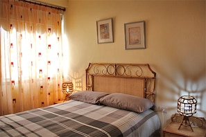 2 Schlafzimmer, Reisekinderbett, WLAN, Bettwäsche