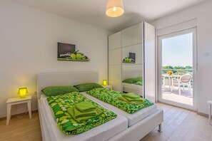 4 chambres, coffre-fort, fer et planche à repasser