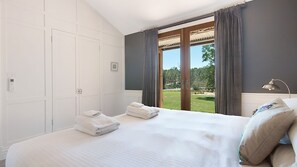 5 Schlafzimmer, Bügeleisen/Bügelbrett, kostenloses WLAN