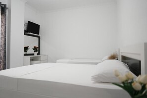 Triple Room, Kitchenette | Desk, soundproofing, free WiFi - Eos ApartHotel (Ksamil)