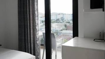 Deluxe-Dreibettzimmer | Schreibtisch, schallisolierte Zimmer, kostenloses WLAN
