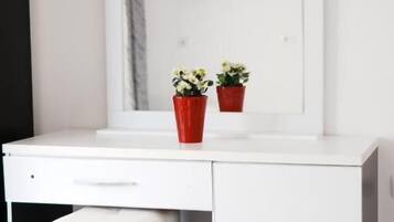 Schreibtisch, schallisolierte Zimmer, kostenloses WLAN