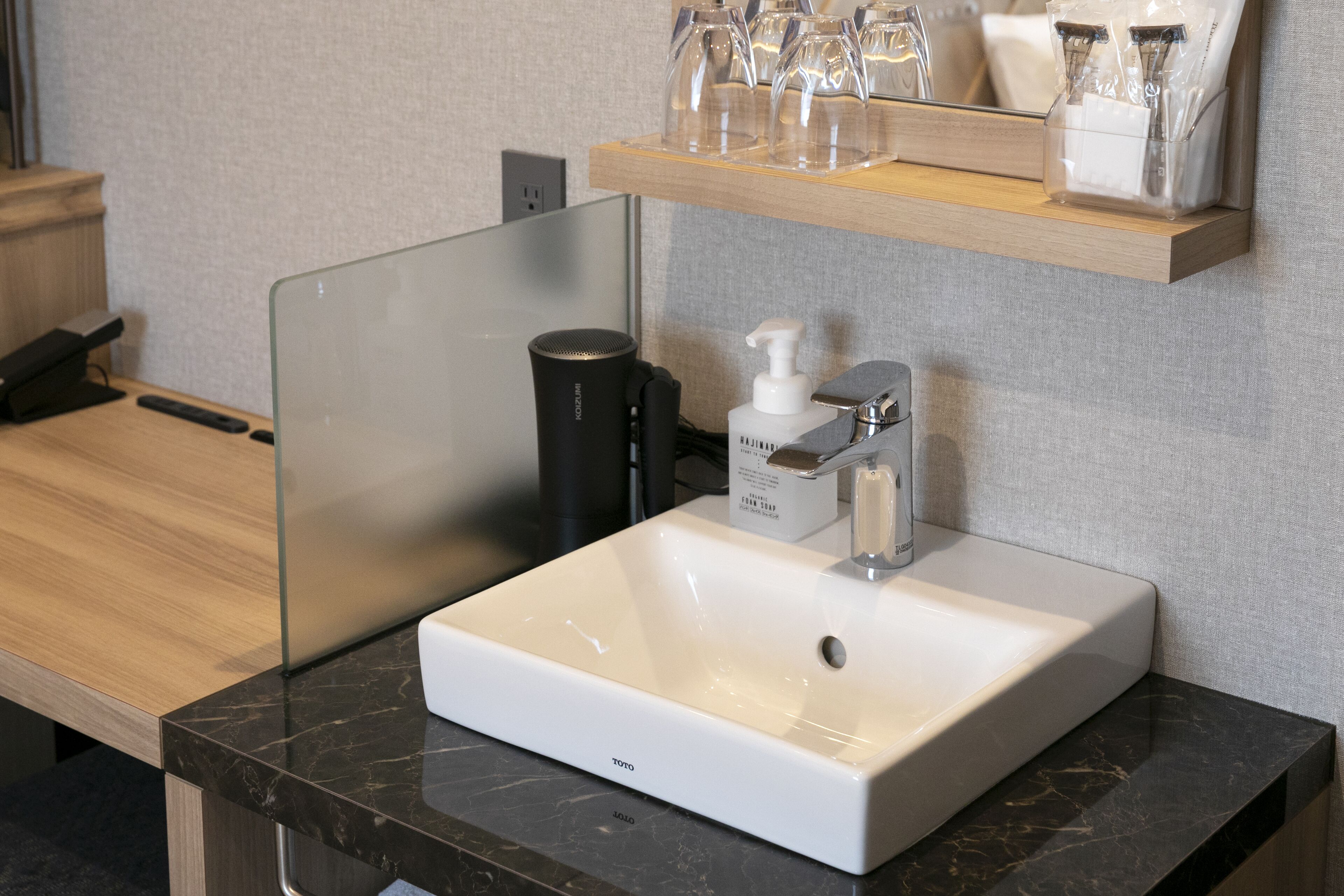 comfort twin room, non smoking | 1 bedroom, in-room safe, blackout curtains, soundproofing