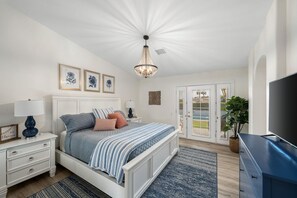 Bügeleisen/Bügelbrett, Reisekinderbett, kostenloses WLAN, Bettwäsche