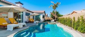 The Lemon Tree - A Designer Remodeled Oasis near festivals/golf/more