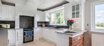 Stunning House with Estuary Views, Padstow