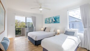3 bedrooms, iron/ironing board, free WiFi - Albacore 6, 12-14 Ondine Close (Nelson Bay)