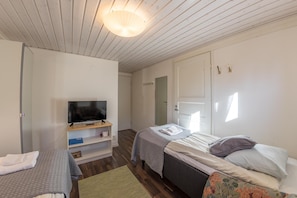 Escrivaninha, Wi-Fi de cortesia, roupa de cama