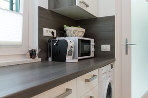 Apartment, Gartenblick | Eigene Küche | Kühlschrank, Mikrowelle, Wasserkocher mit Kaffee-/Teezubehör