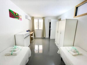 3 chambres, fer et planche à repasser, Wi-Fi gratuit