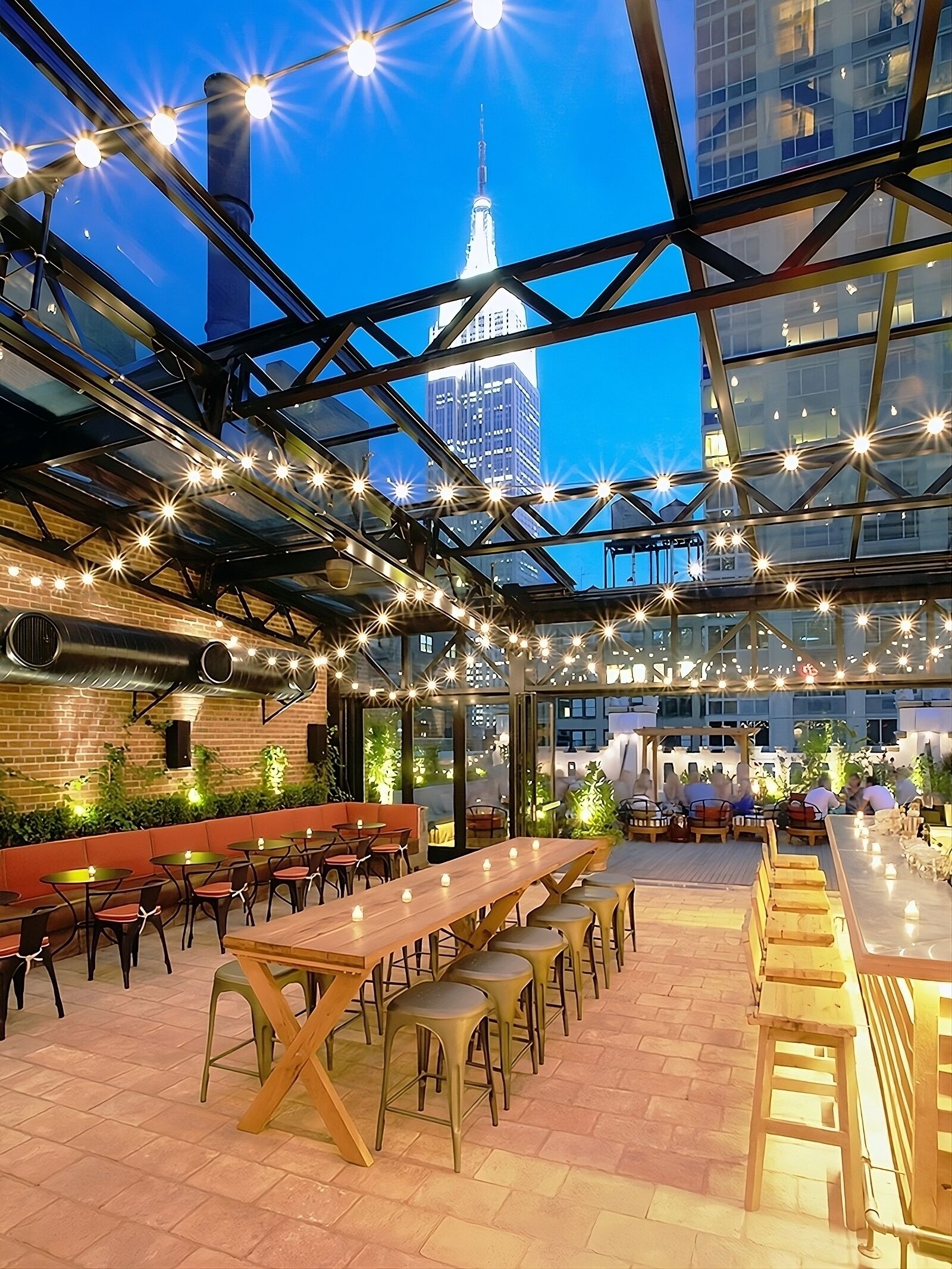 Right in the Heart of Manhattan! Studio Queen at Refinery Hotel, Rooftop Bar!