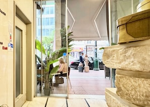 Property entrance - Athens Warehouse Boutique Hotel & Suites (Athens)
