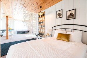 4 slaapkamers, een strijkplank/strijkijzer, reisbedje, wifi