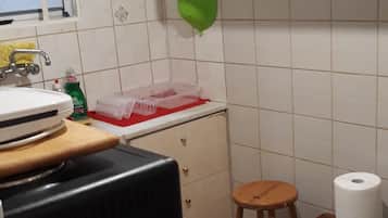 House | Private kitchen | Fridge, oven, stovetop, dishwasher