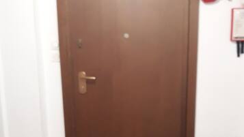 House | 1 bedroom, iron/ironing board, bed sheets