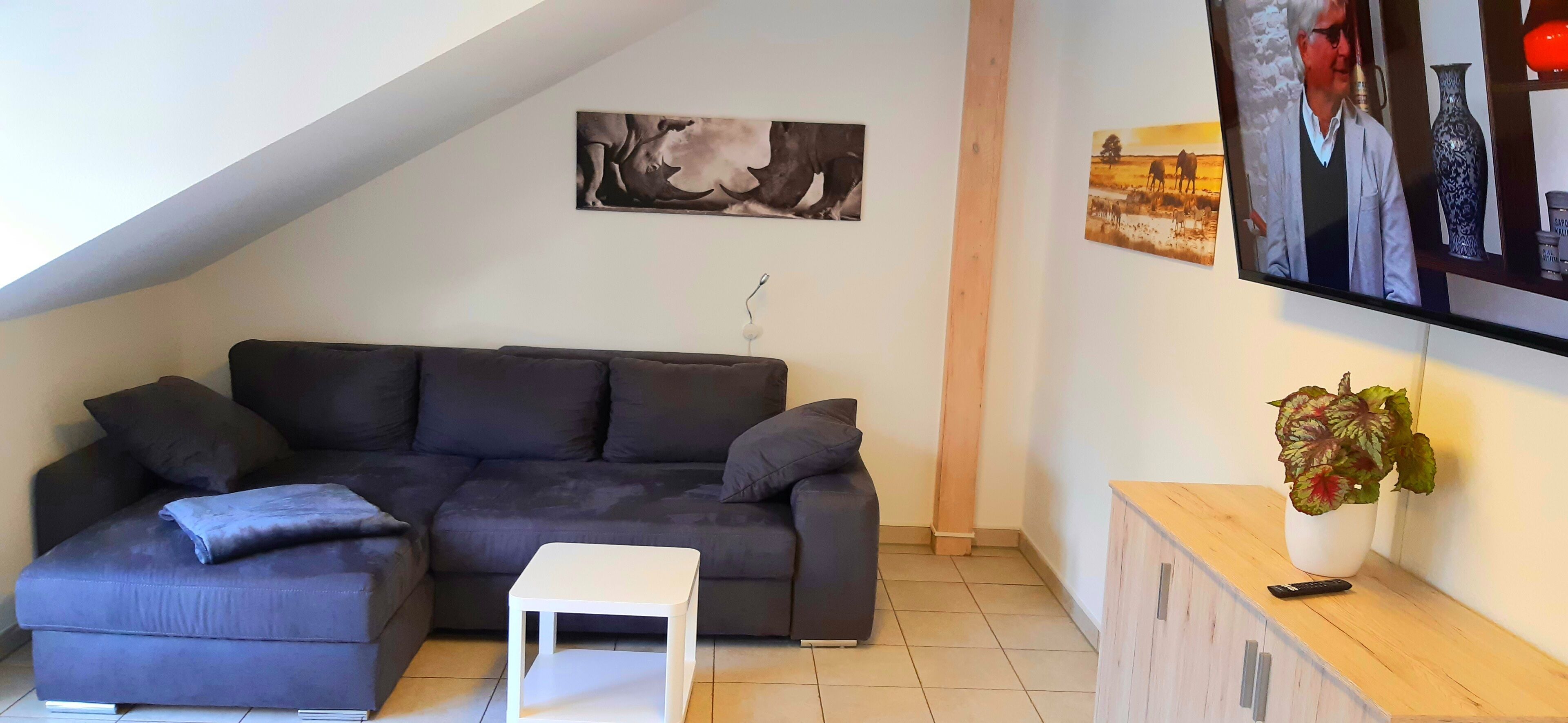 Smart-TV, Tischfußball, Tischtennisplatte