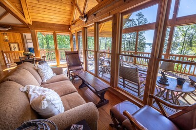 Lakefront Cabin Retreat. Private Setting. Sleeps 20. Boat Rental