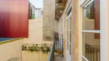 Duplex One-Bedroom Apartment - First Floor | Balcony