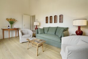 Junior Double Room | Premium bedding, pillowtop beds, minibar, in-room safe - La pietra del cabreo (Greve in Chianti)