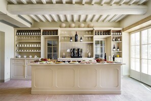Free daily buffet breakfast  - La pietra del cabreo (Greve in Chianti)