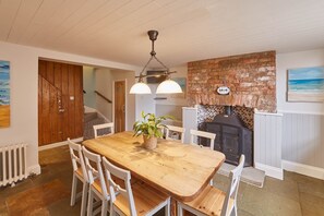 House | Dining room - Austen House (Whitby)