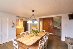 House | Dining room - Austen House (Whitby)