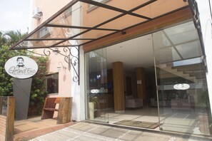 Front of property - Grand`Enio Hotel e Cantina (Varginha)
