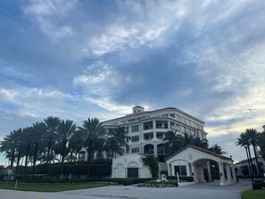 Exterior - Ocean Retreat at the Historic District. 1.5mi to beach & 0.3mi to LWB Downtown (Lake Worth)