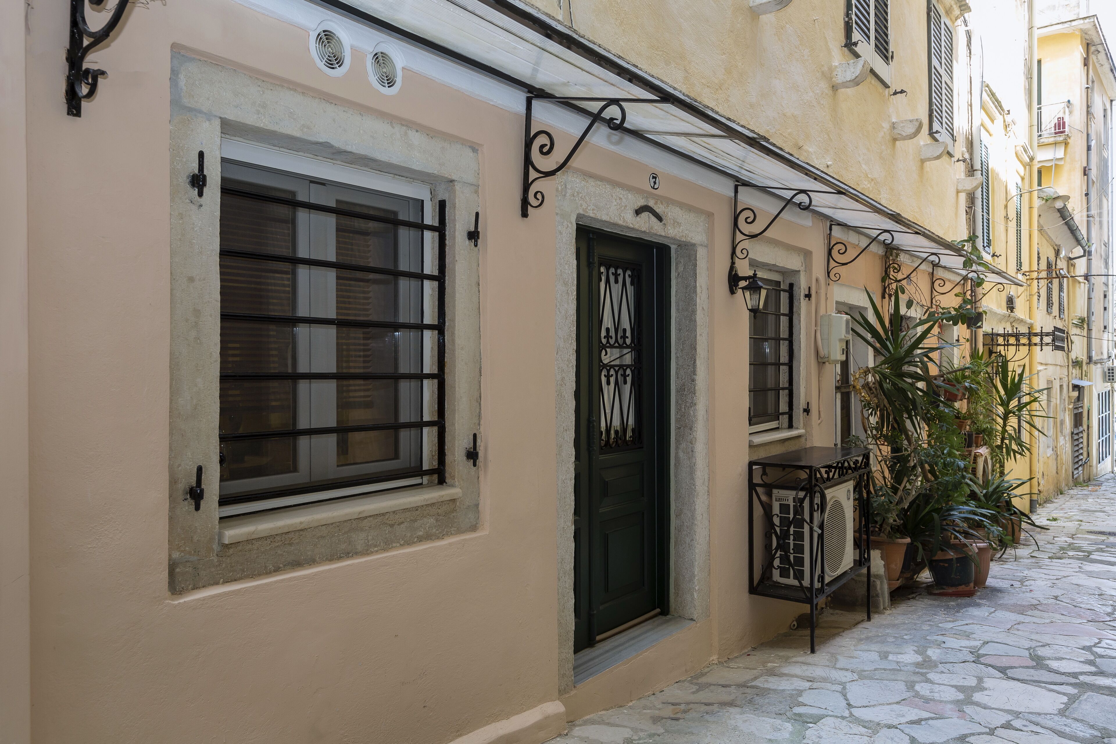 ด้านหน้าที่พัก