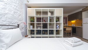 Studio Romantis | Setrika/meja setrika, Wi-Fi gratis, dan seprai linen
