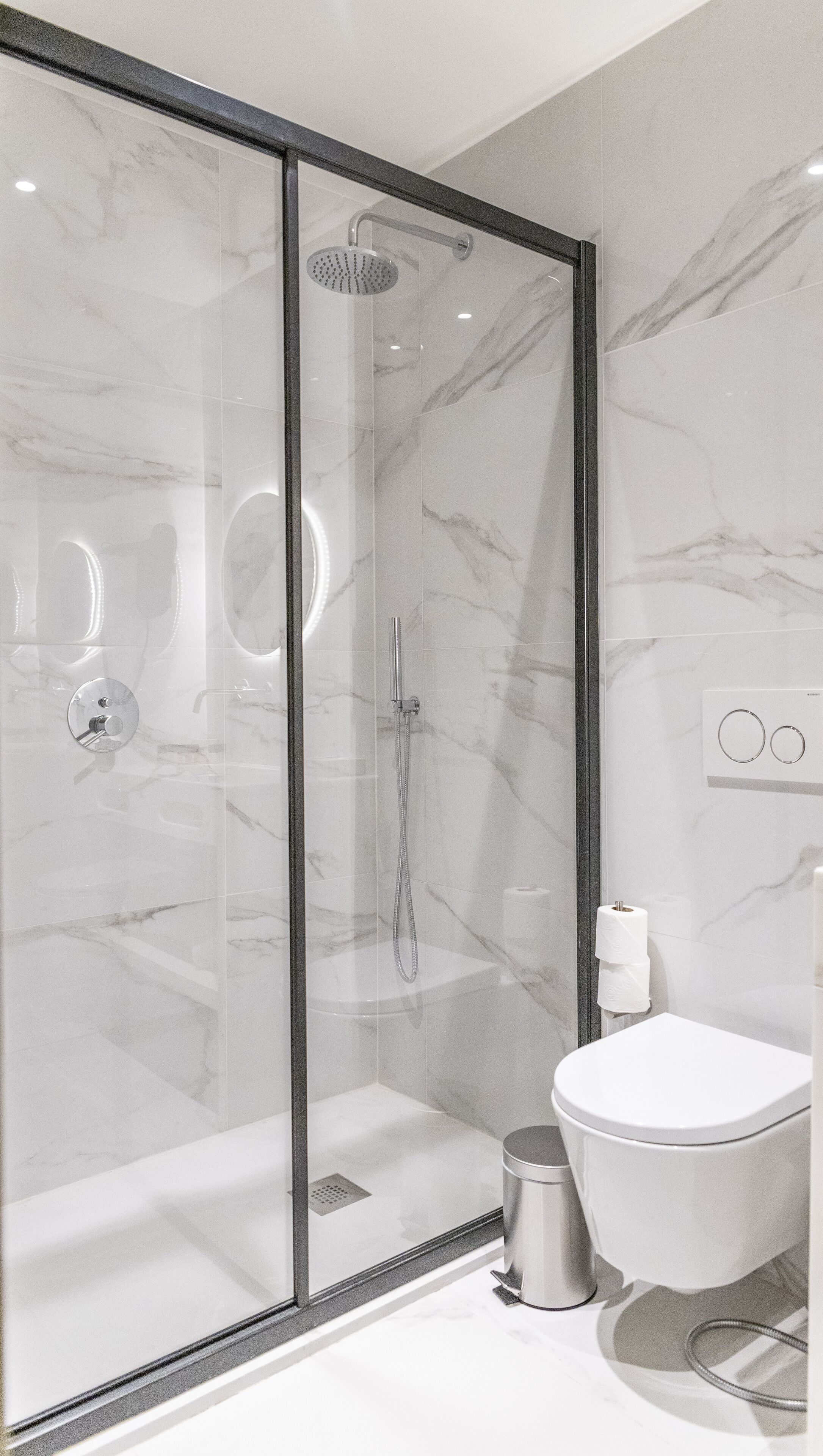 shower, rainfall showerhead, free toiletries, hair dryer